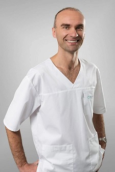 dr Bartłomiej Borowski - chirurg stomatologiczny dr Bartłomiej Borowski - chirurg stomatologiczny